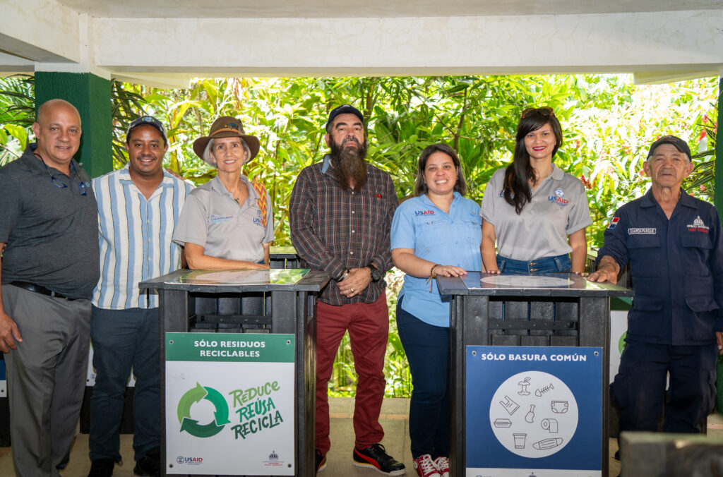 Entregan contenedores de basura y reciclaje en el Parque José Armando ...