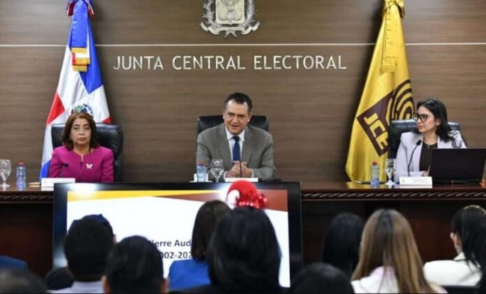 Pleno de la JCE aprueba prórroga para el registro de afiliaciones y desafiliaciones de partidos políticos.
