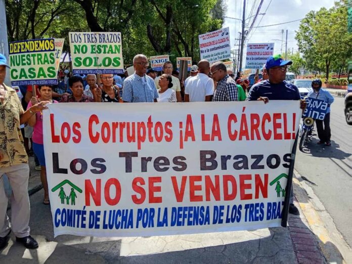 Los Tres Brazos