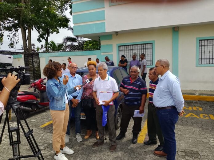 estudiantes fuera de las aulas falta de cupos minerd santo domingo