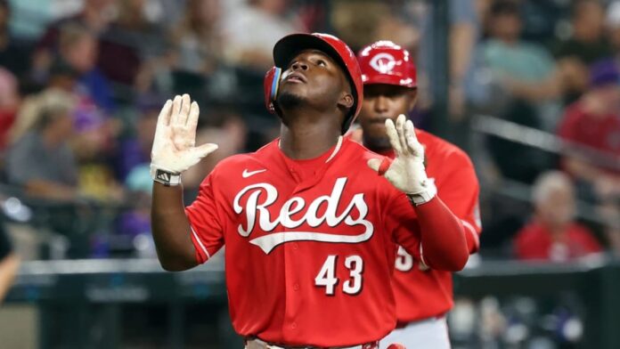 hector rodriguez conecta dos jonrones con los rojos de cincinnati mlb
