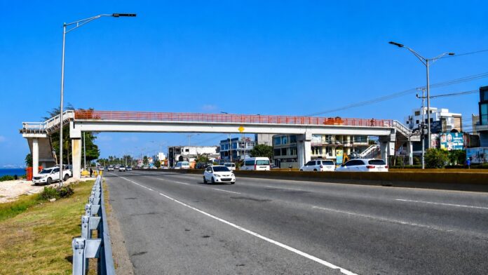 cierre parcial en la autopista las americas obras publicas mopc santo domingo este