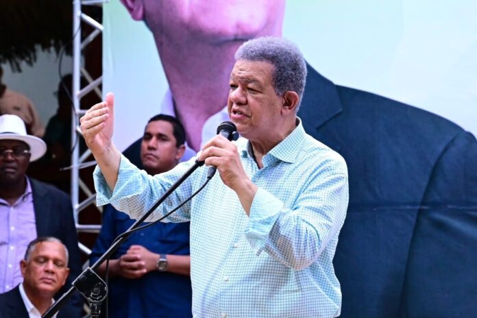leonel asegura prm no pudo mantener 24 horas de energia pedro brand fuerza del pueblo
