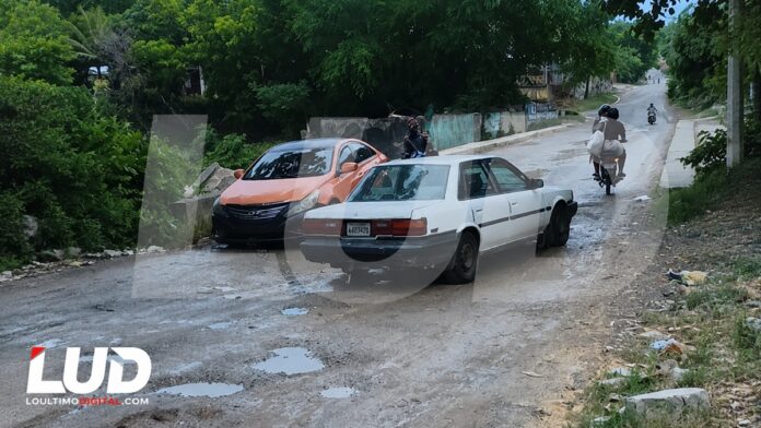 Denuncian abandono en corredor Batey Bienvenido Manoguayabo