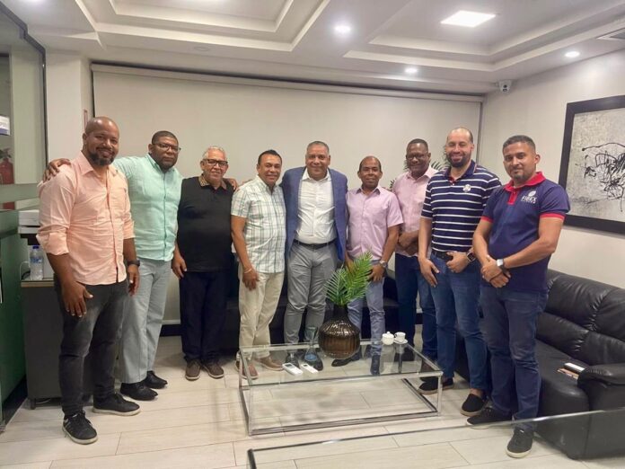 carlos jose gil sector externo fuerza del pueblo santo domingo este