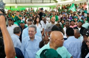 Leonel Fernández asegura que dirigentes del PRM se pasan a la FP