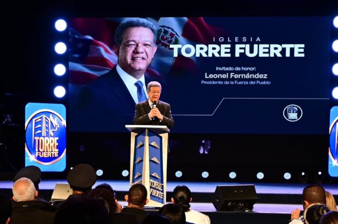 Leonel afirma labor de iglesias es imprescindible y urge volver a Dios