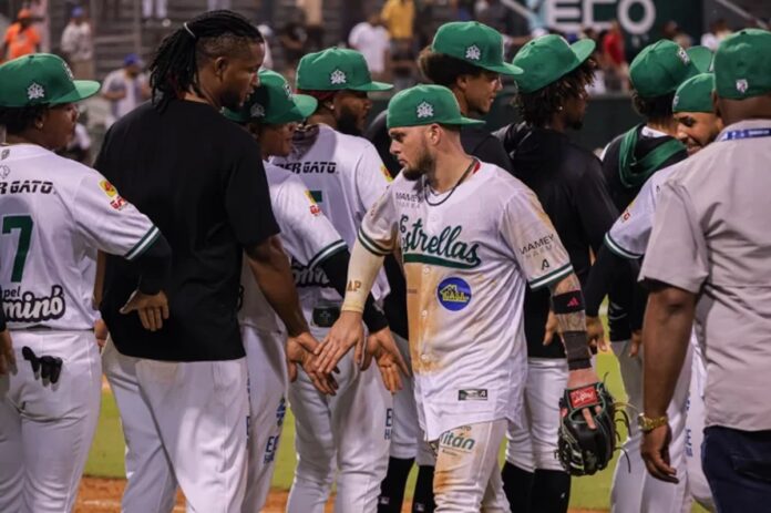 Estrellas derrotan a Tigres en la LIDOM