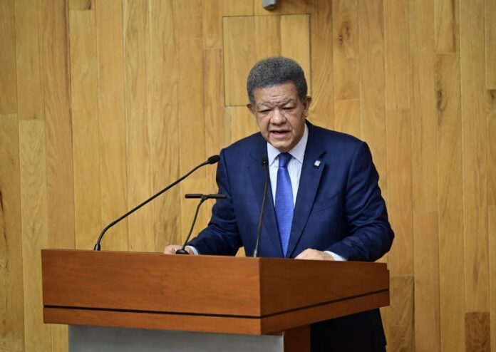 Leonel Fernandez aboga por productores de arroz y pide renegociar DR-CAFTA
