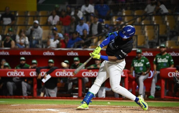 Tigres del Licey blanquean a Estrellas Orientales