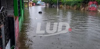 ¡Obra de adorno! Lluvias inundan Los Mina Sur pese a supuestos trabajos inundaciones en Los Mina Sur Santo Domingo Este
