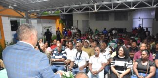 Carlos Gil avanza con fuerza en SDE: suman respaldo masivo en Los Tres Brazos Carlos Gil alcalde Santo Domingo Este